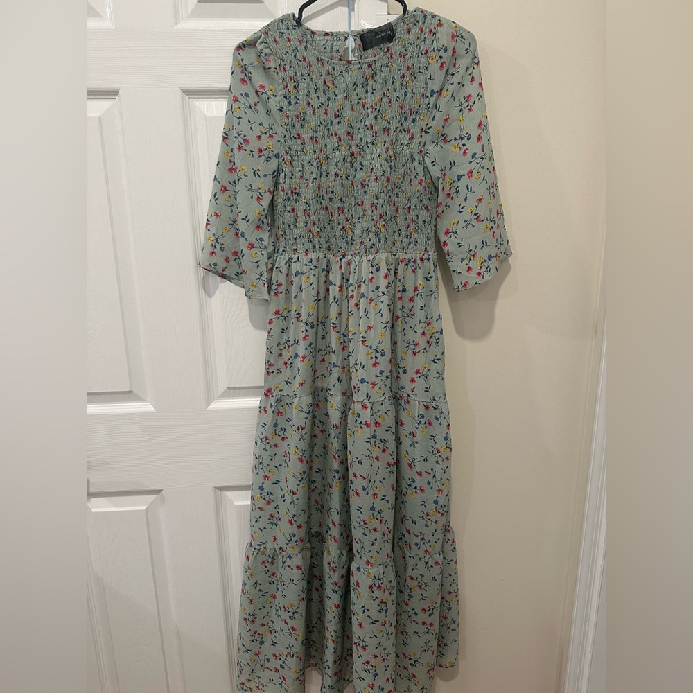 Floral Maxi Dress Size Small- New with Tag